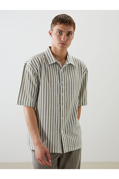 LC Waikiki LCW Vision Regular Fit Kurzarm-Herrenhemd mit gestreiftem Dobby-Mu...