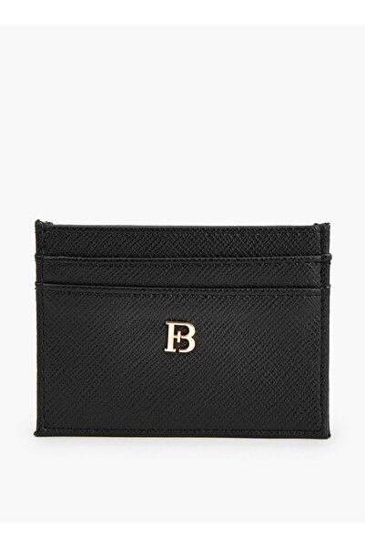 Flora Bella by Shoexpress حامل بطاقات ذو ملمس بارز بتفاصيل الأحرف الأولى