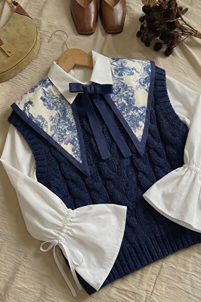 InStyle ياقة من الساتان باللون الأزرق الداكن مع نقوش