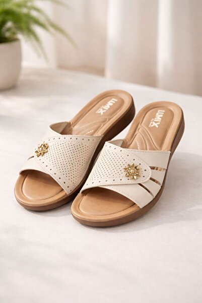 ARONA Kadın Ortopedik İçi Pedli Anne Terliği Krem Taş Detaylı Günlük Ev-Dışar...