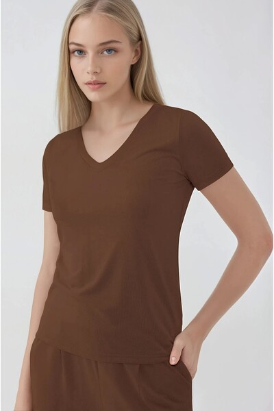 Vitrin تي شيرت كاجوال برقبة على شكل حرف V