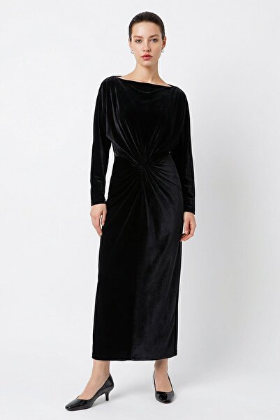 Setre Μαύρο φόρεμα με λεπτομέρειες στα μανίκια και το λαιμό, με ντραπέ στη μέ...