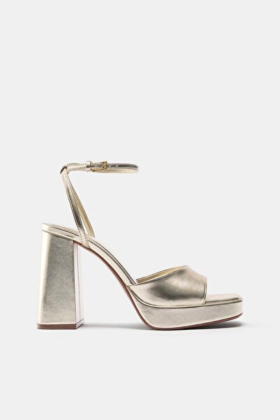 Pull & Bear Altın rengi platform topuklu sandalet