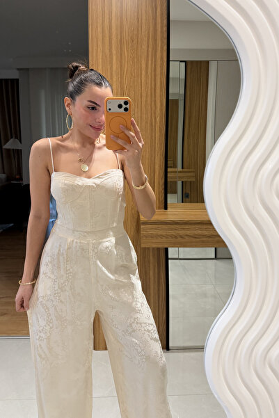 Gizem Ecemiş Avena Bej Saten Dokulu Askılı Crop