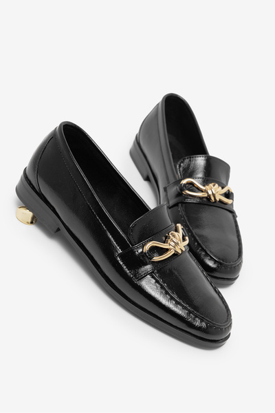 Tonny Black حذاء باليه كلاسيكي نسائي أسود اللون مزود بمشبك وتفاصيل مفصلة، حذا...