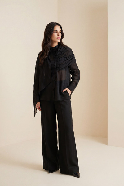 Setre Чорна сорочка з драпіруванням, довгими рукавами та зручним кроєм