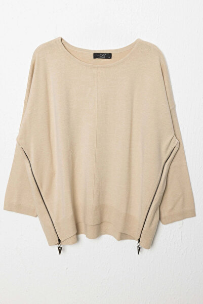 On Fashion Women's Beige Loose Sweater with Side Zippers 65389