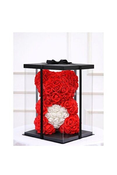 Om Ursuleț decorativ din trandafiri cu inimă albă