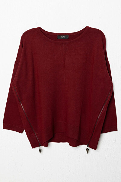 On Fashion Women's Burgundy Loose Sweater with Side Zippers 65389