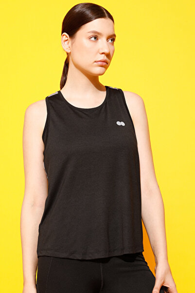 Clovia Comfort Fit Active Tank Top in Black
