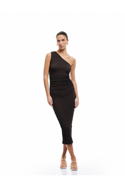 Koton فستان ميدي بني اللون بكتف واحد للنساء