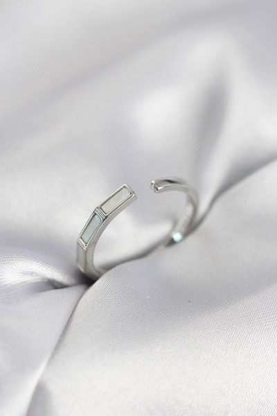 Twin Store خاتم نسائي موديل ستيلاك فضي اللون