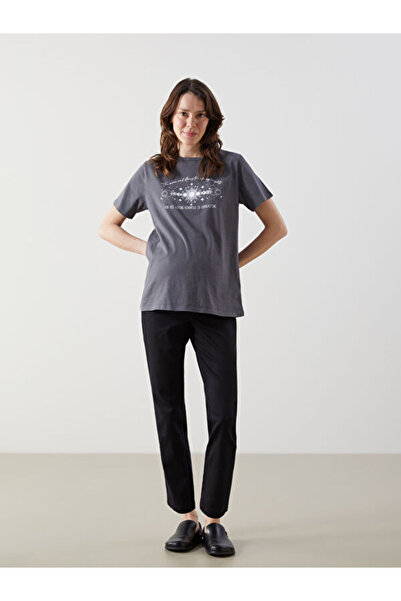 LC Waikiki بنطلون حمل بتصميم ستايل شايبيرز مع لوحة أمامية على شكل جزء من البط...