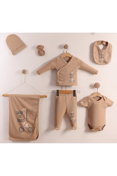 Tombyco Newborn Report Card Giraffe Patterned 7-Piece Hospital Discharge Set ...