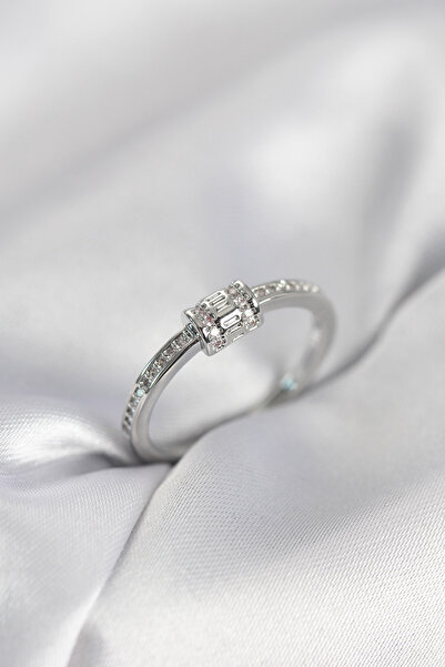 Twin Store خاتم نسائي نحاسي فضي اللون مرصع بحجر الزركون