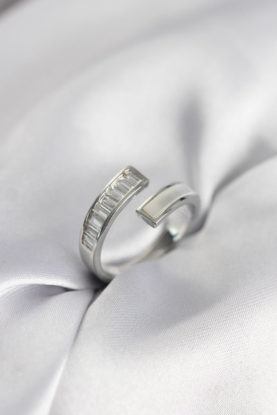 HERŞEYBURDAMODA خاتم نسائي فضي اللون مرصع بحجر الزركون واللؤلؤ