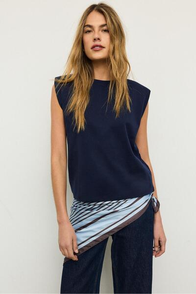 Stradivarius Basic T-shirt with padded shoulders