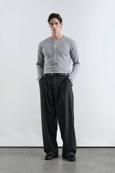 Hiccup Pantaloni plisați cu dungi și picior larg GIESTO