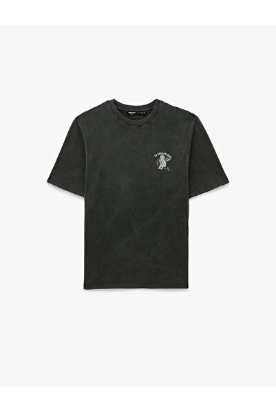 Koton Regular Fit Kısa Kollu Bisiklet Yaka Yıkamalı Pamuklu Arkası Baskılı Ti...