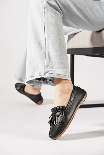 Moda Pie حذاء باليه للنساء من الجلد الأصلي مع مشبك شرابة من راستن باللون الأسود