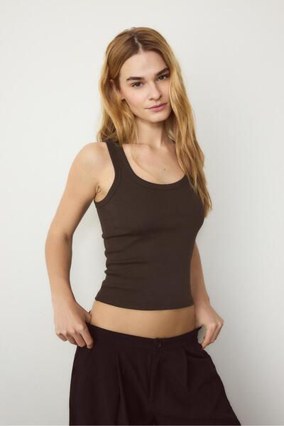 Stradivarius Ribbed racerback T-shirt