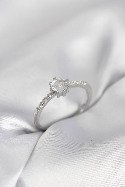 shopwave خاتم نسائي من CML موديل تيك ستون باللون الفضي وحجر الزركون