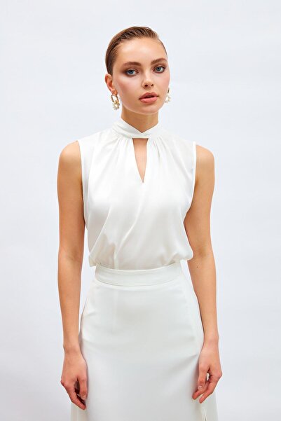 CKM MODA Sera neck detailed satin blouse ecru