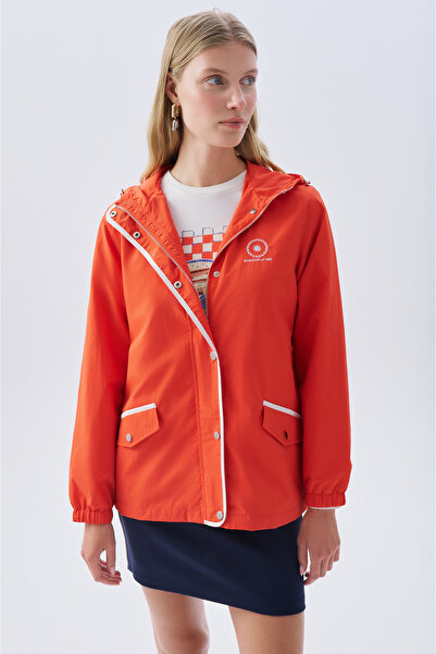 Mudo معطف واق من المطر بقلنسوة مزين بتفاصيل مطرزة