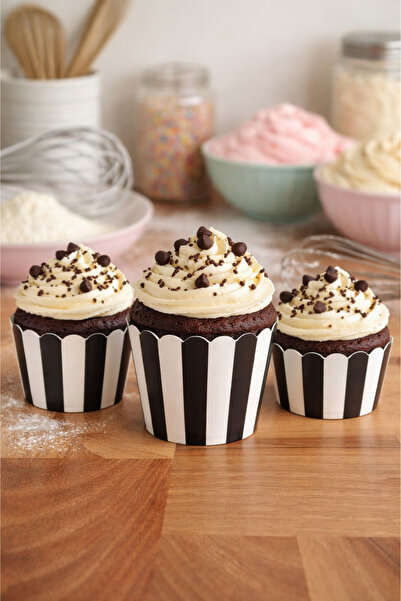 NEWPARİ Siyah Beyaz Temalı Cupcake & Muffin Kek Kalıbı Fırında Dağılmaz (25'l...