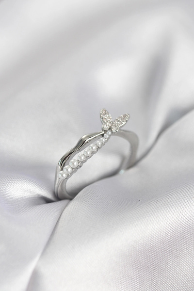 shopwave خاتم نسائي من اللؤلؤ بتصميم فراشة ذيلية باللون الفضي