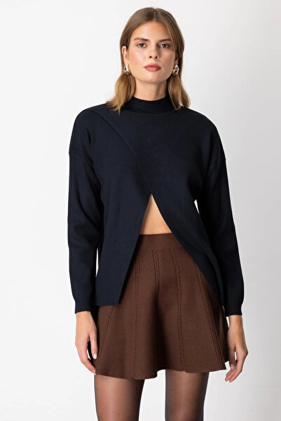 On Fashion Women's High Neck Crossed Black Sweater 65343