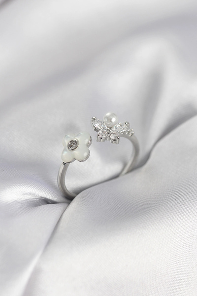 shopwave خاتم نسائي موديل زهرة لؤلؤية فضية اللون