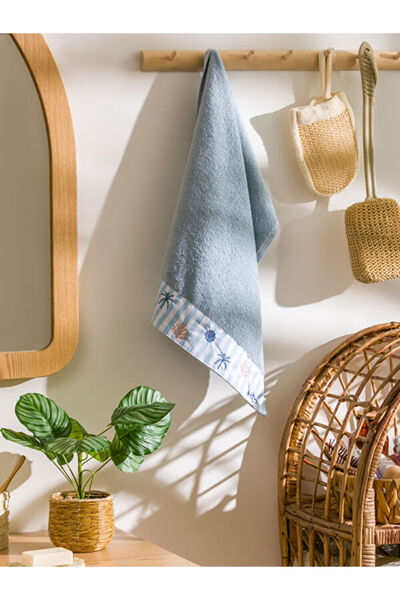 LC Waikiki منتجات فريزن ستور الفريدة من نوعها I منشفة وجه قطنية مطرزة مقاس 50...