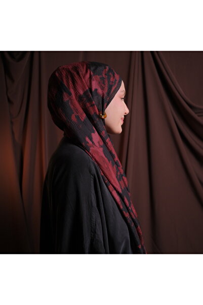 Mehru Scarfs شال موسلين بنمط Winter Haze باللون الأسود والأحمر الداكن - ملمس ...