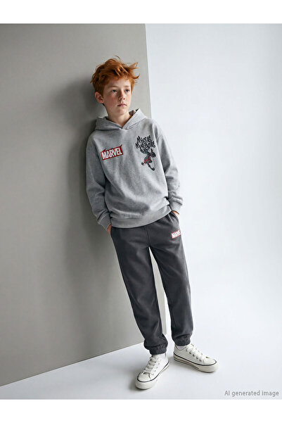 LC Waikiki Rmz Gi̇yi̇m Farki̇yla Spider-Man Printed Boys' Tracksuit Set