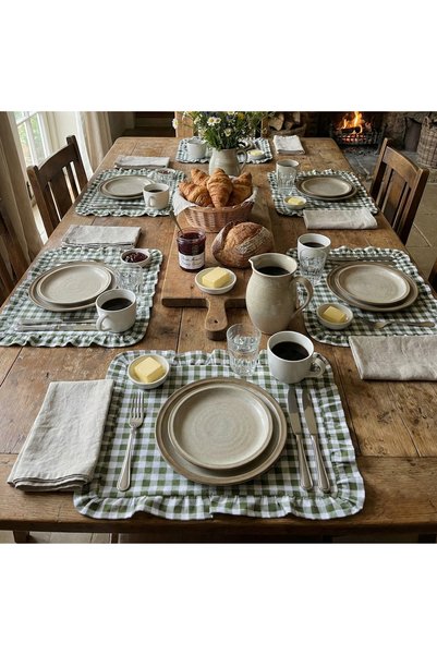 Solterra Design 2-Piece Ruffle Set Gingham Placemat (2-Person)