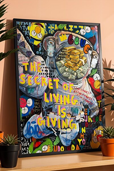 Saturn Secretul vieții este a dăruiește spațiu și un decor înrămat cu tematic...