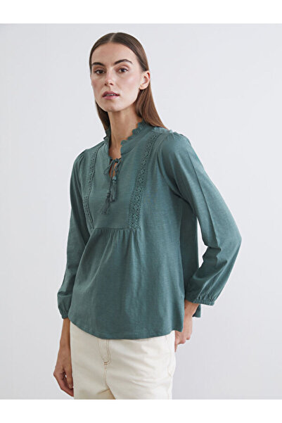 LC Waikiki Rmz Gi̇yi̇m Farkiyla Tie-Up Roba Collar Embroidered Gathered Blouse