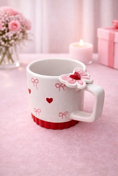 HİS Studio 3D Kalpli Fiyonk Detaylı El Yapımı Seramik Kupa | Çay & Kahve Fincanı