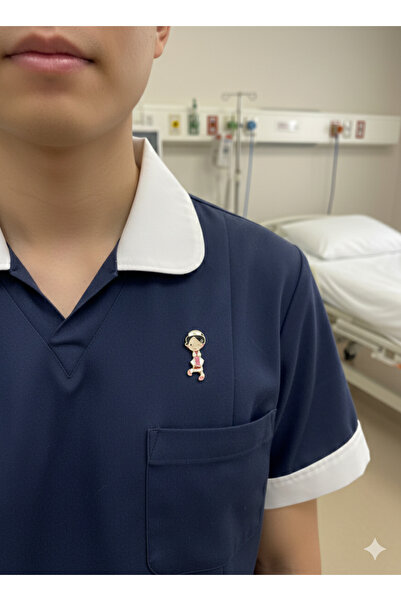 iz accessories 16 Küçük boy Sevimli Hemşire Karakteri Emaye Yaka İğnesi - hem...