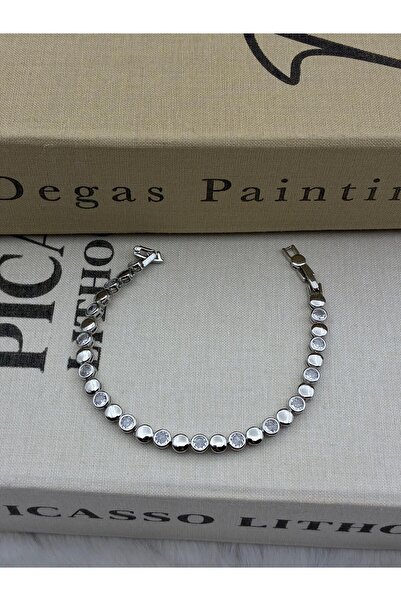 Hedef Bijuteri سوار فضي اللون بتفاصيل حجر الزركون المستدير CM74