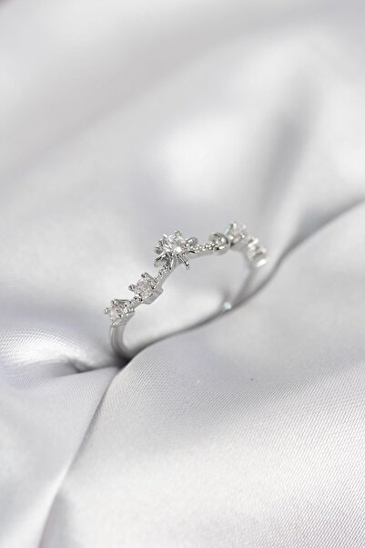 Inure Jewelry خاتم نسائي من حجر الزركون باللون الفضي بتصميم ليلي