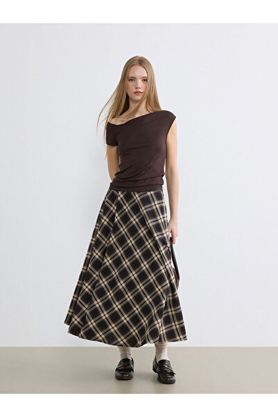 LC Waikiki Checked Embroidered Flared Skirt with Zipper at Waist by Uzg Store...