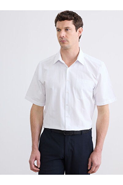 LC Waikiki Λευκό κοντομάνικο ανδρικό πουκάμισο κανονικής εφαρμογής από το κατ...