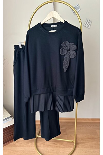 NGA Siyah piliseli takım