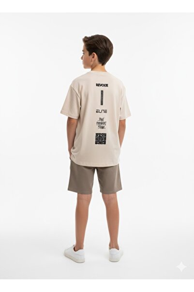 ALANAQA Oversized Orthopedic t-shirt for young men and women.