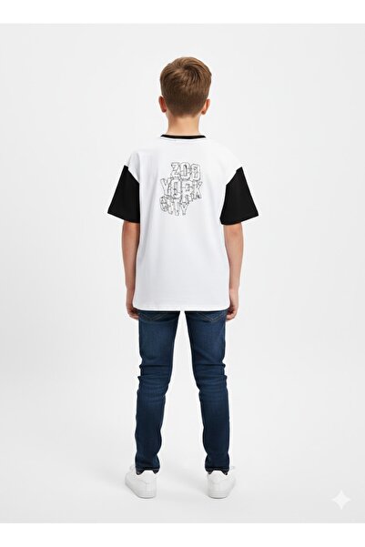 ALANAQA Oversized Orthopedic t-shirt for young men and women.