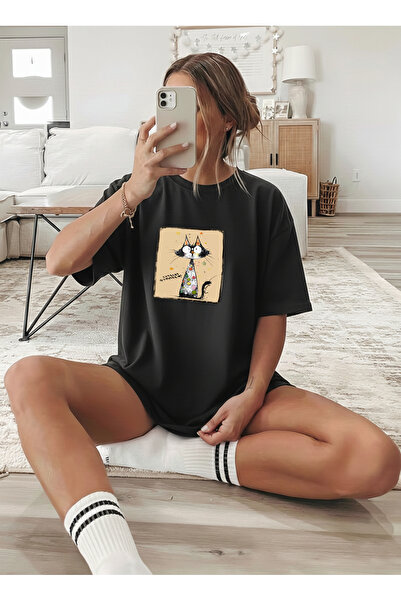 caddekombin Жіноча велика чорна футболка з принтом «Симпатична кішка влітку»