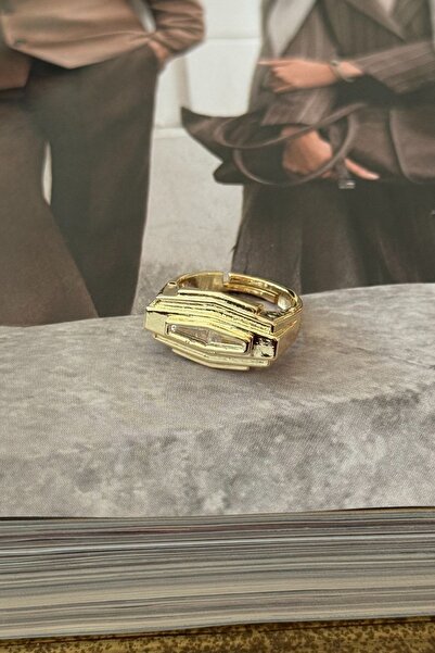 Trendy Butik Zircon stone oval knight ring