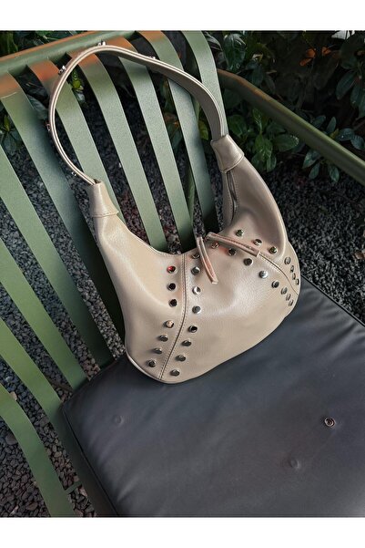 EBROU Stradi Metal Staple Accessory Detailed Hand and Shoulder Bag Mink